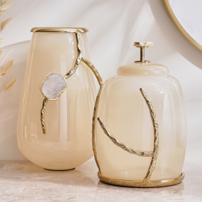 Vases - Image 2