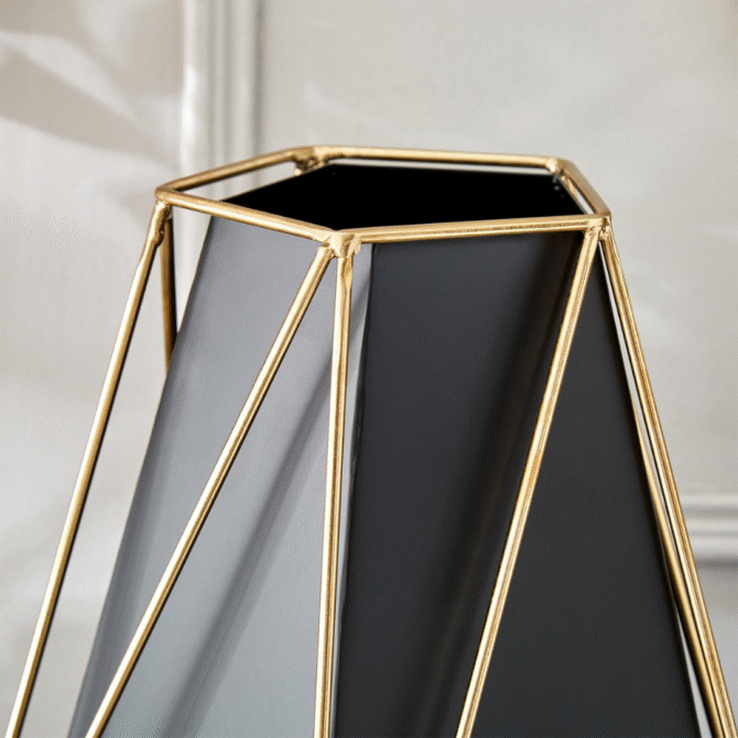 Vases - Image 3