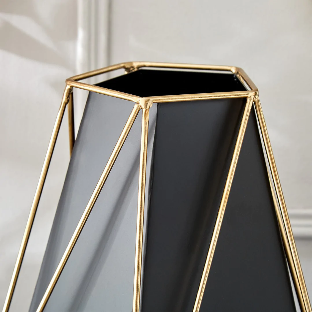 Vases - Image 3
